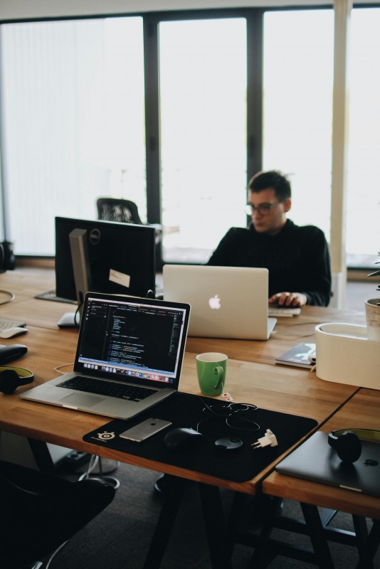 grupo de personas trabajando