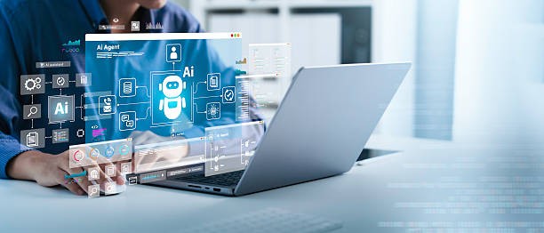  Imagen de una persona trabajando con un ordenador, utilizando la IA