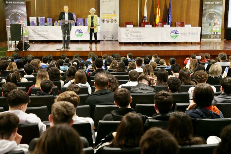 El concurso est&aacute; dirigido al alumnado del tercer ciclo de Educaci&oacute;n Primaria, de Educaci&oacute;n Secundaria Obligatoria, de Bachillerato y de Formaci&oacute;n Prof
