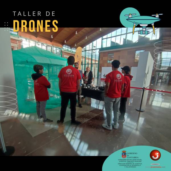 Participantes en el taller de Drones del sábado
