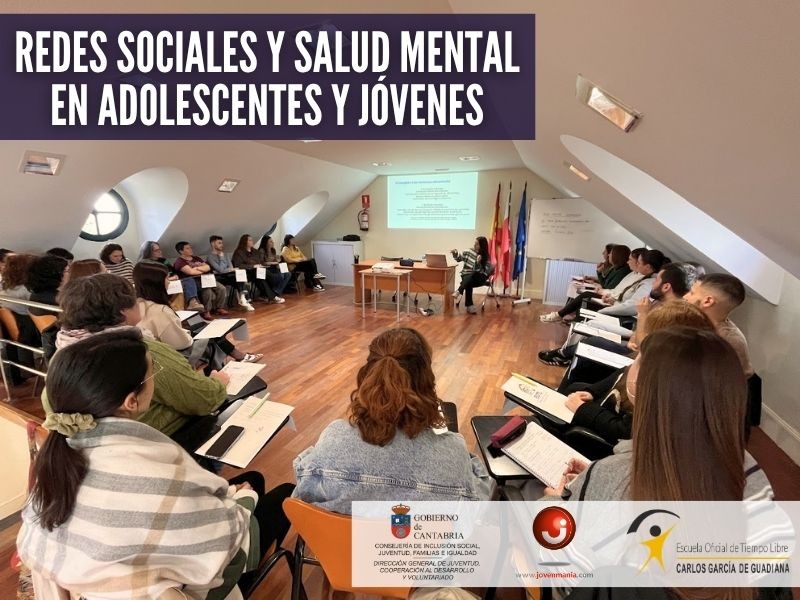 Alumnado y formadora en el curso Redes sociales y salud mentale en adolescentes y jóvenes
