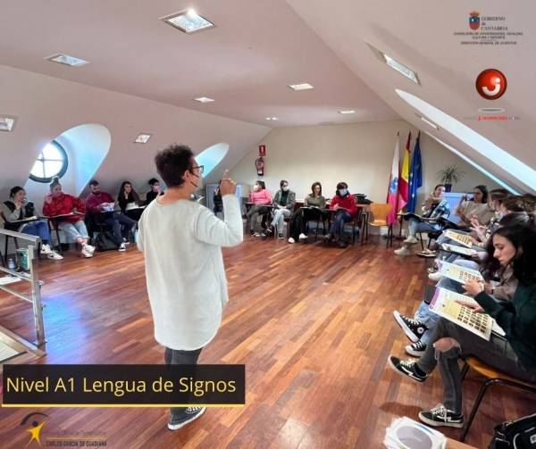 Alumnado curso Lengua de signos