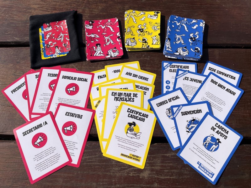 Cartas del juego de mesa (3 colores)